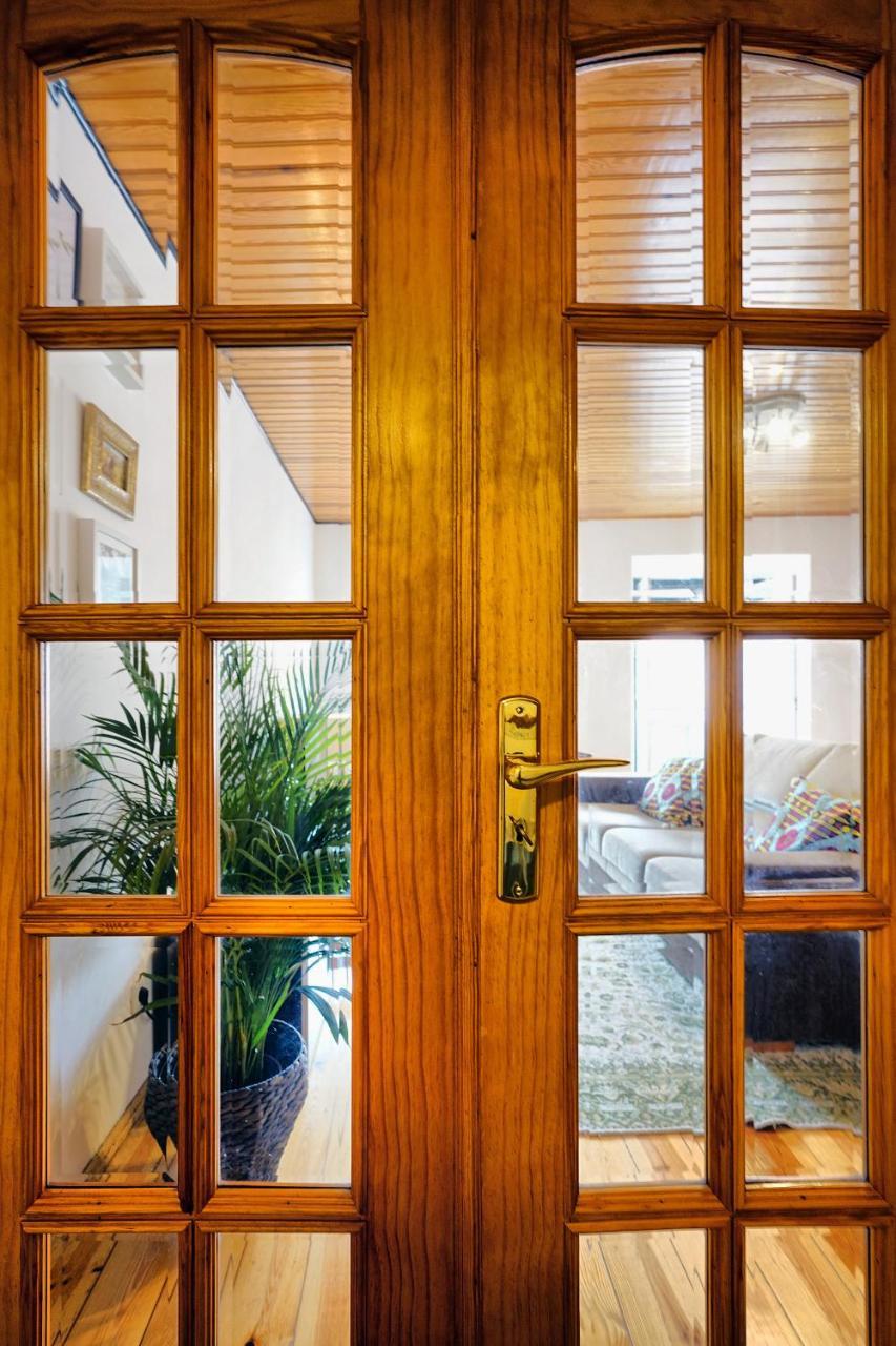 Apolonia Train Spot Apartment Lisbon Bagian luar foto